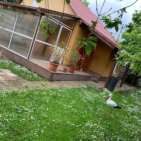 Eoetvoes Vendeghaz Ferienhaus *